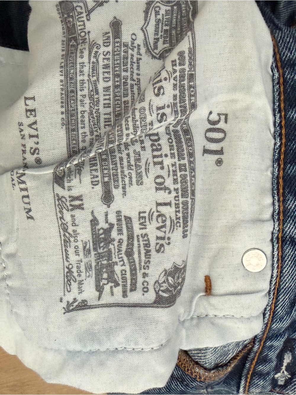 Levi's 501 90's Fit Jeans - Picture 4 of 6